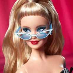 Hot Barbie - Signature 65 Aniversario Muñeca Rubia ㅤ Muñecas