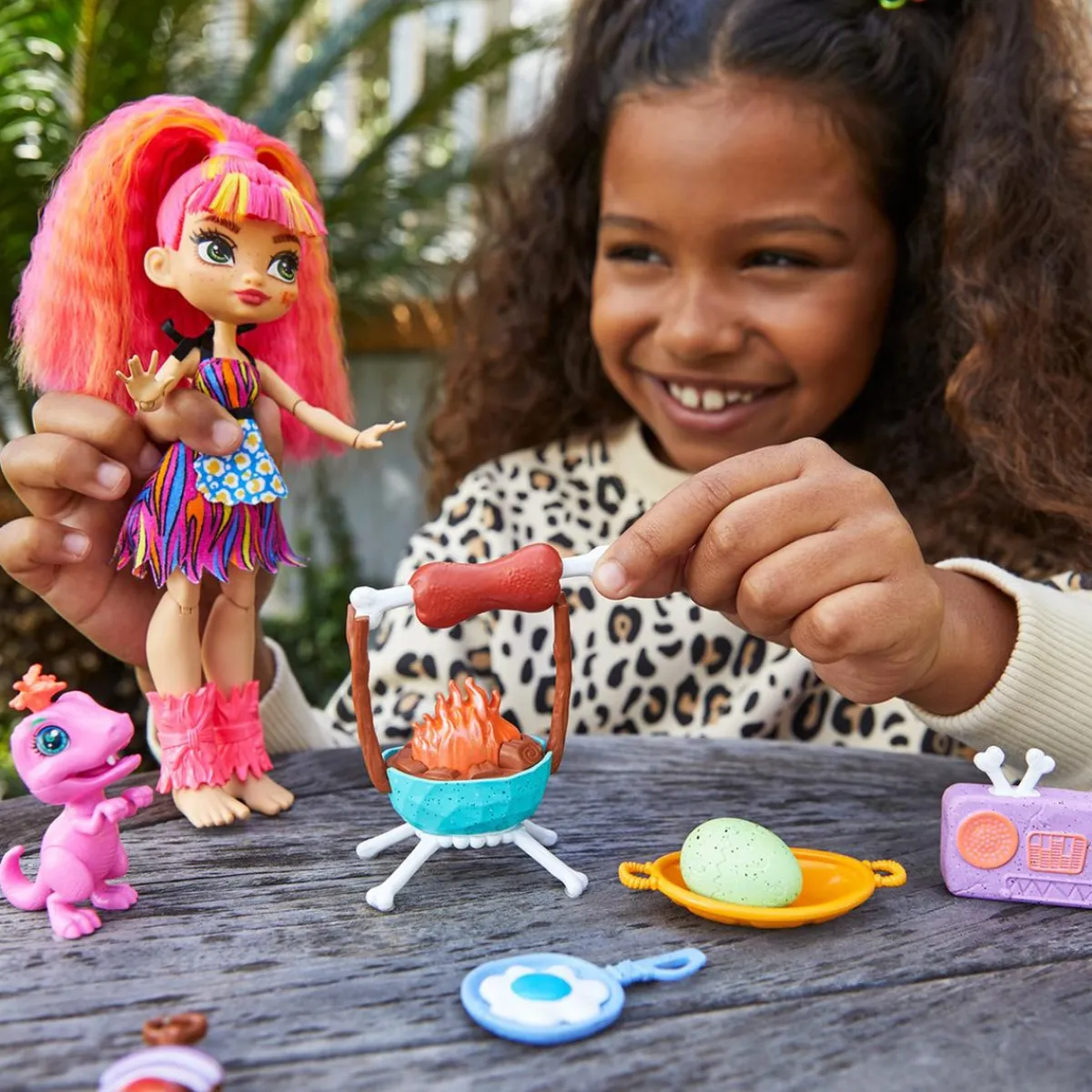 Clearance Cave Club - Muñeca Emberly - Playset BBQs Muñecas