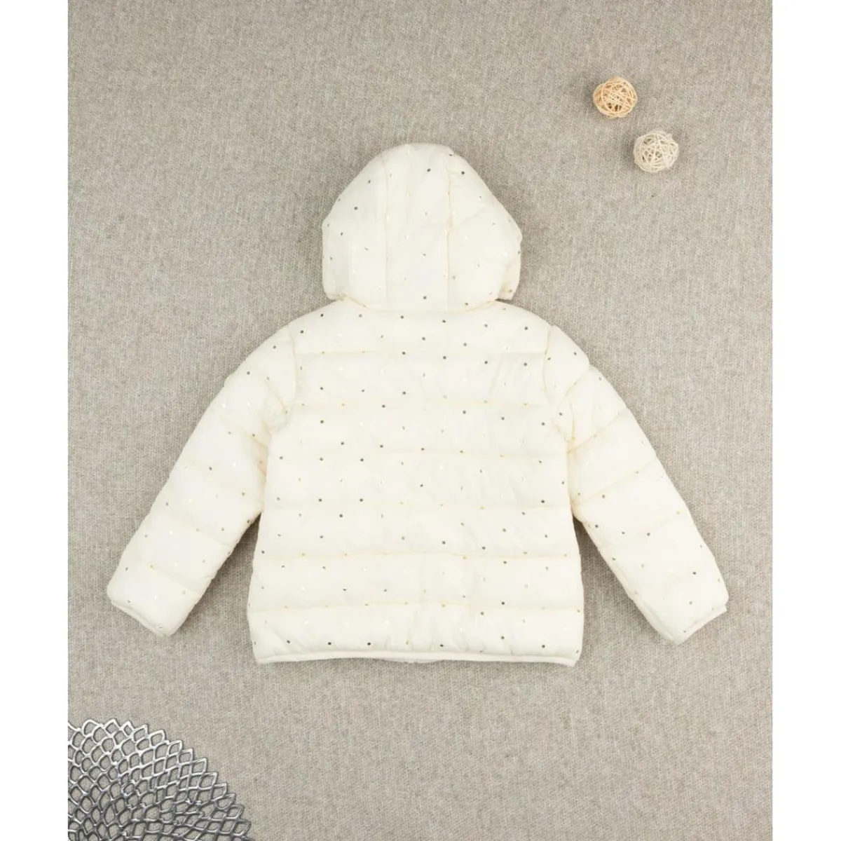 Chaqueta niña color crema con capucha y topos foil*Prenatal
