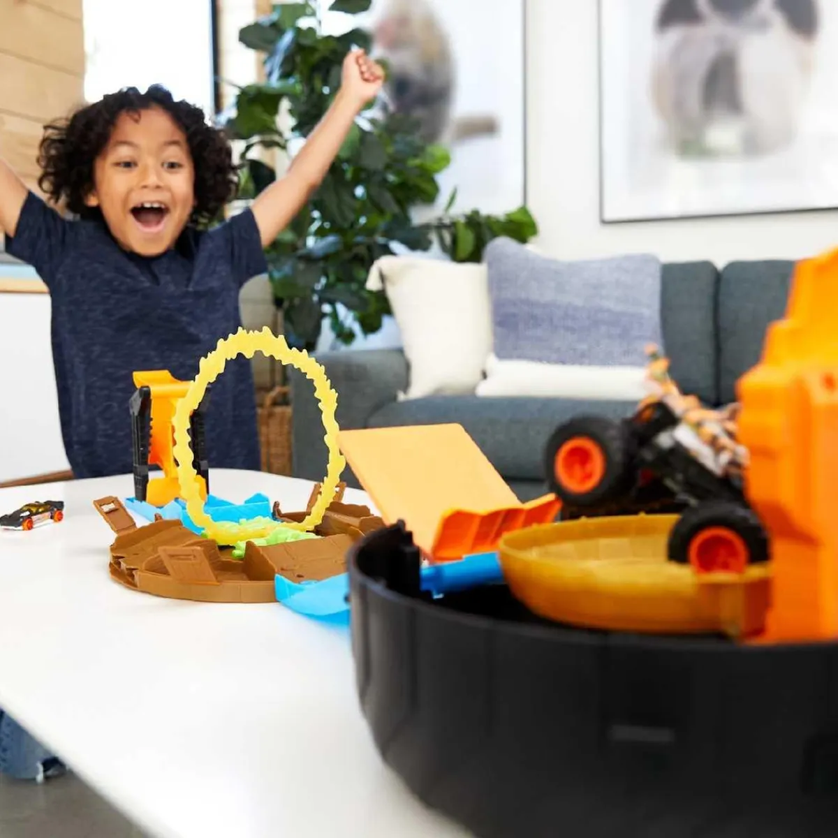 Best Hot Wheels - Playset neumáticos para acrobacias Monster Trucks Vehículos Y Circuitos