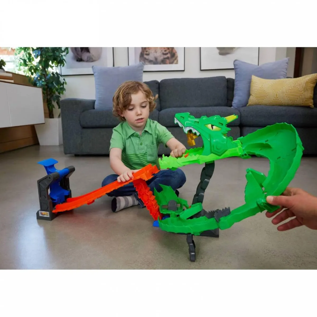 New Monster Trucks - Conjunto Destrucción del Dragón - Serie Sharks Vs Dinos Vehículos Y Circuitos