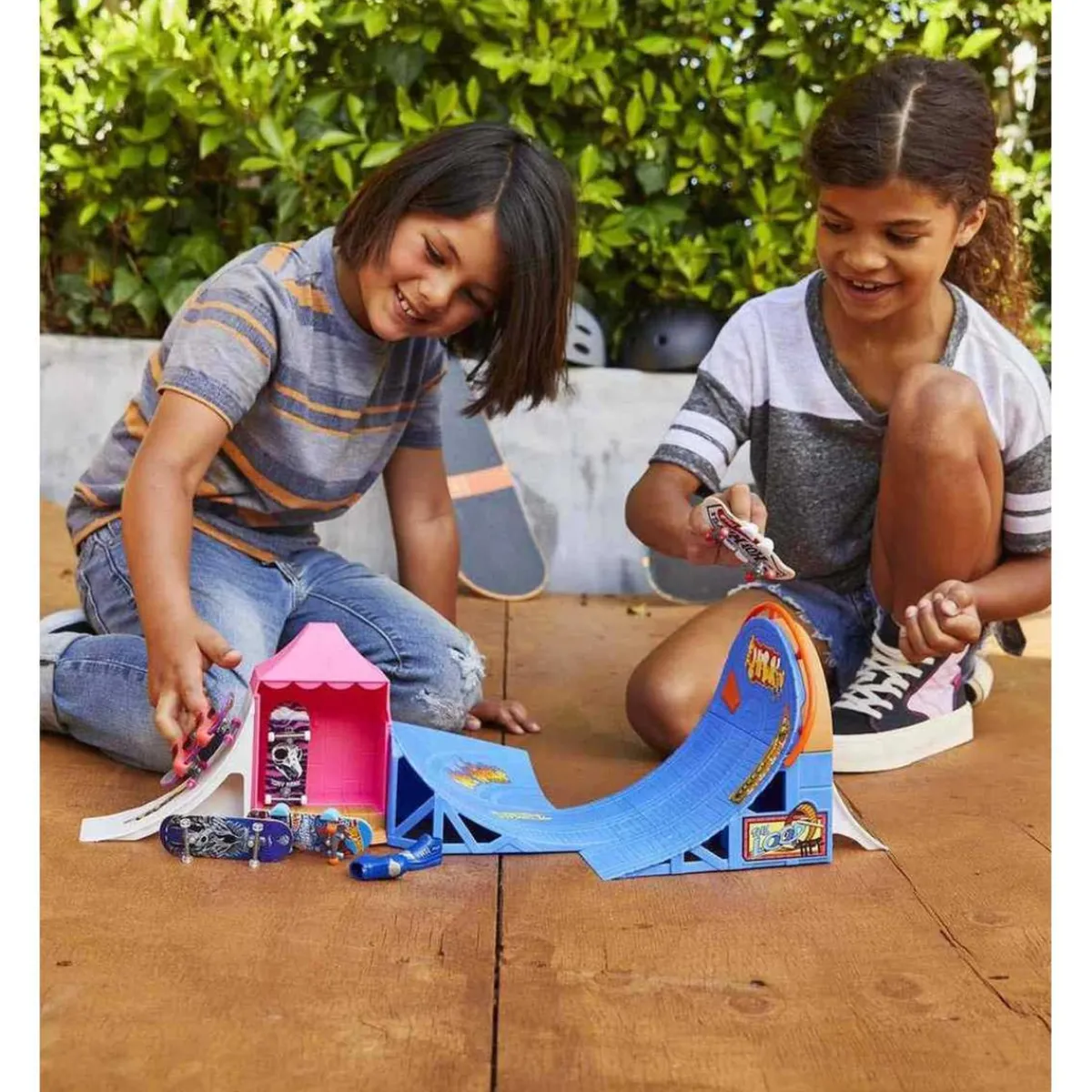 Discount - Parque de skate con monopatín de juguete y zapatillas para dedos ㅤ Vehículos Y Circuitos
