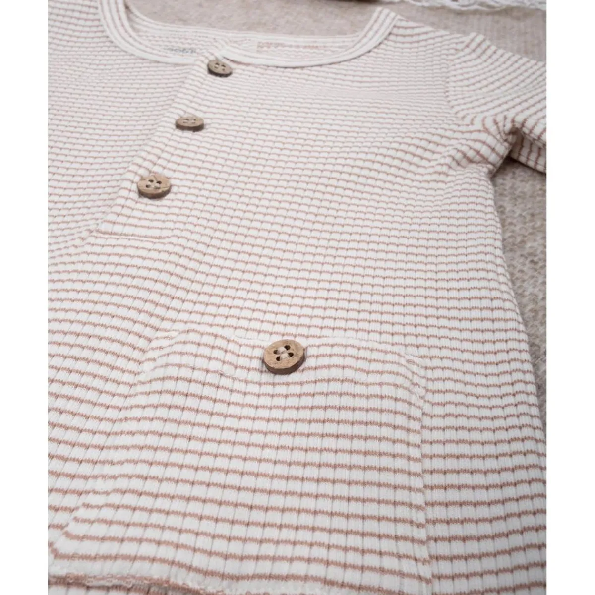 Mono para bebé de canalé beige*Prenatal Clearance