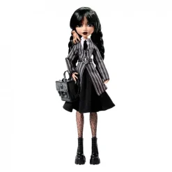 - Miércoles con uniforme del colegio*MONSTER HIGH Outlet