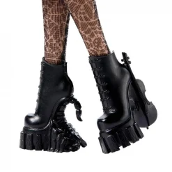 - Miércoles con uniforme del colegio*MONSTER HIGH Outlet