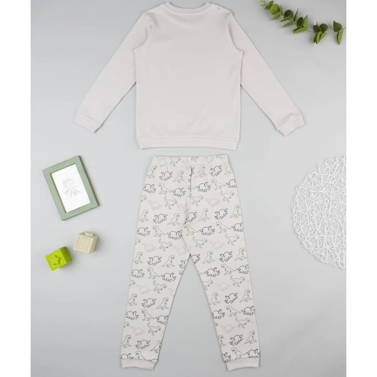 Pijama beige de niño Dino*Prenatal Hot