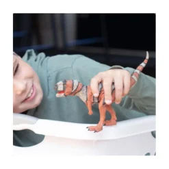 - Majungasaurus*SCHLEICH Discount