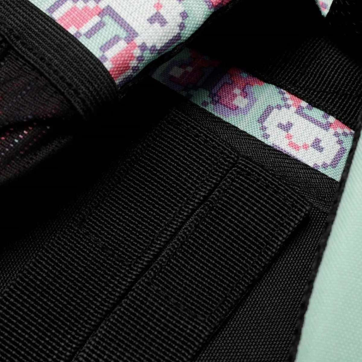 Discount - Mochila escolar pequeña con ruedas Resma - Pixedel Material Escolar